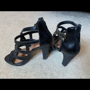 Black high heel dress shoes